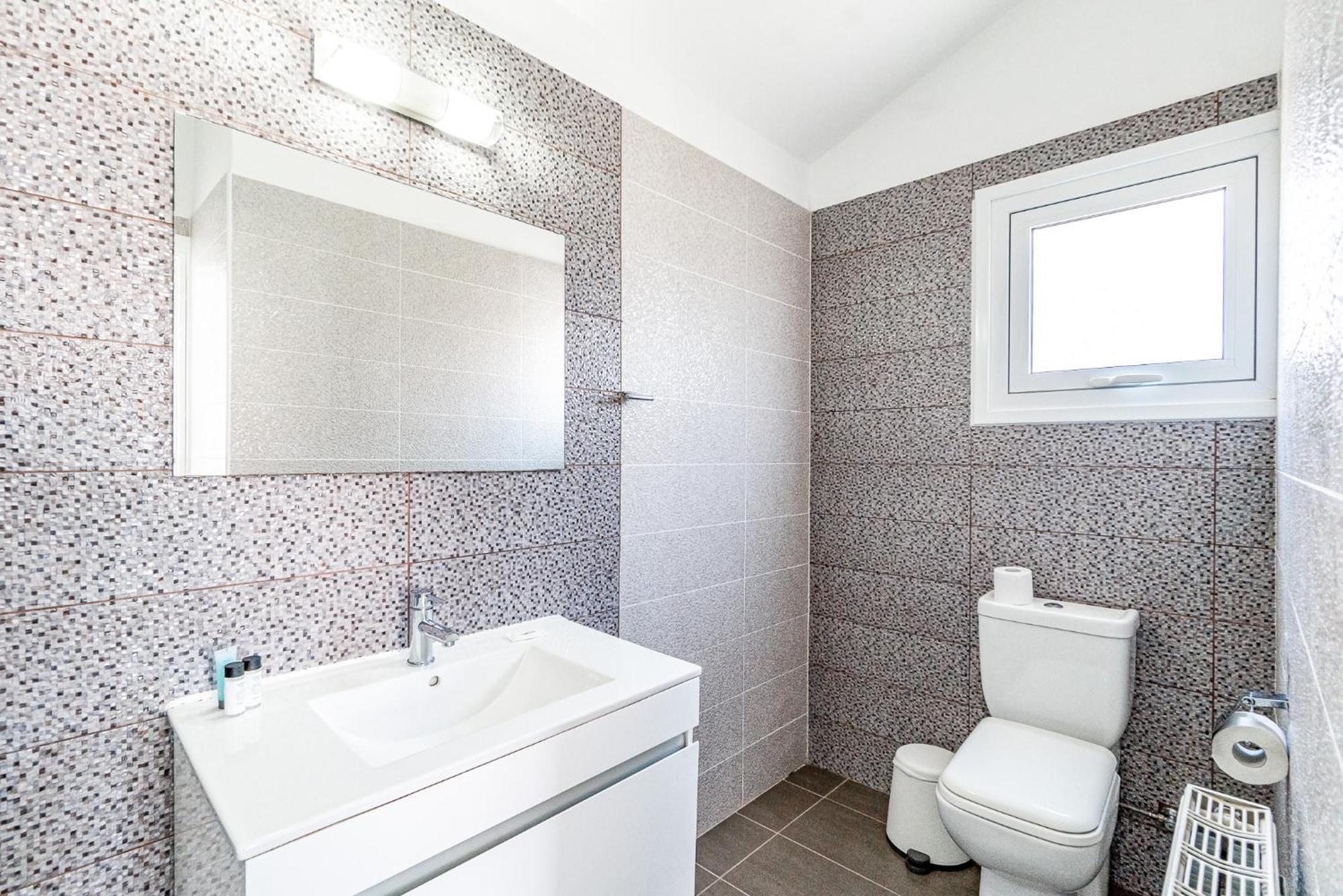Beach Front Aqua Marina By Ezoria Villas Paralimni Exterior foto
